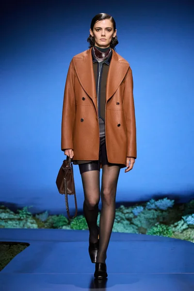 Look 5